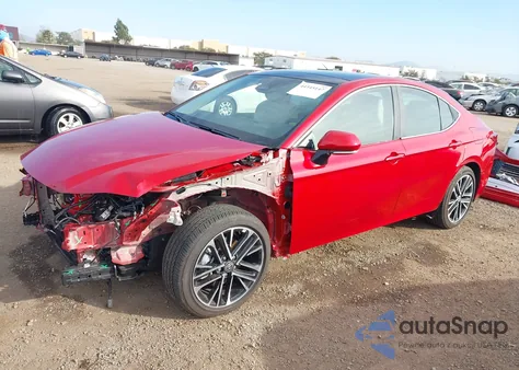 2025 Toyota Camry Xle z USA, uszkodzony, nr VIN 4T1DAACK8SU089745